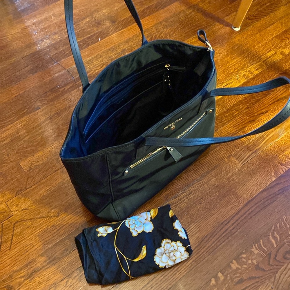 MICHAEL KORS Kelsey Admiral Black Nylon Medium Top Zip Tote Bag